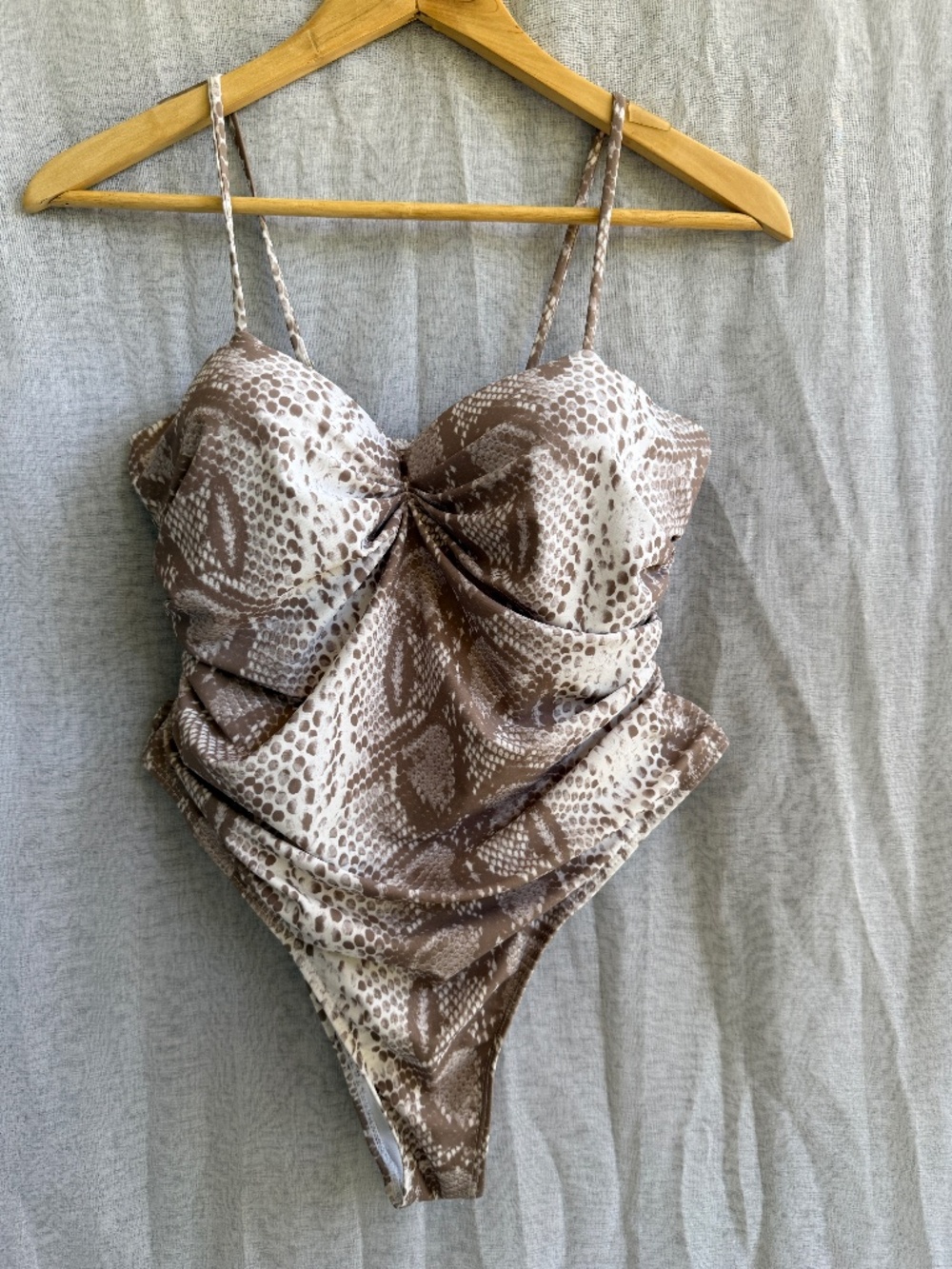 Matte Collection Snake Print One Piece Swimsuit | L | Tan Bodycon Padded